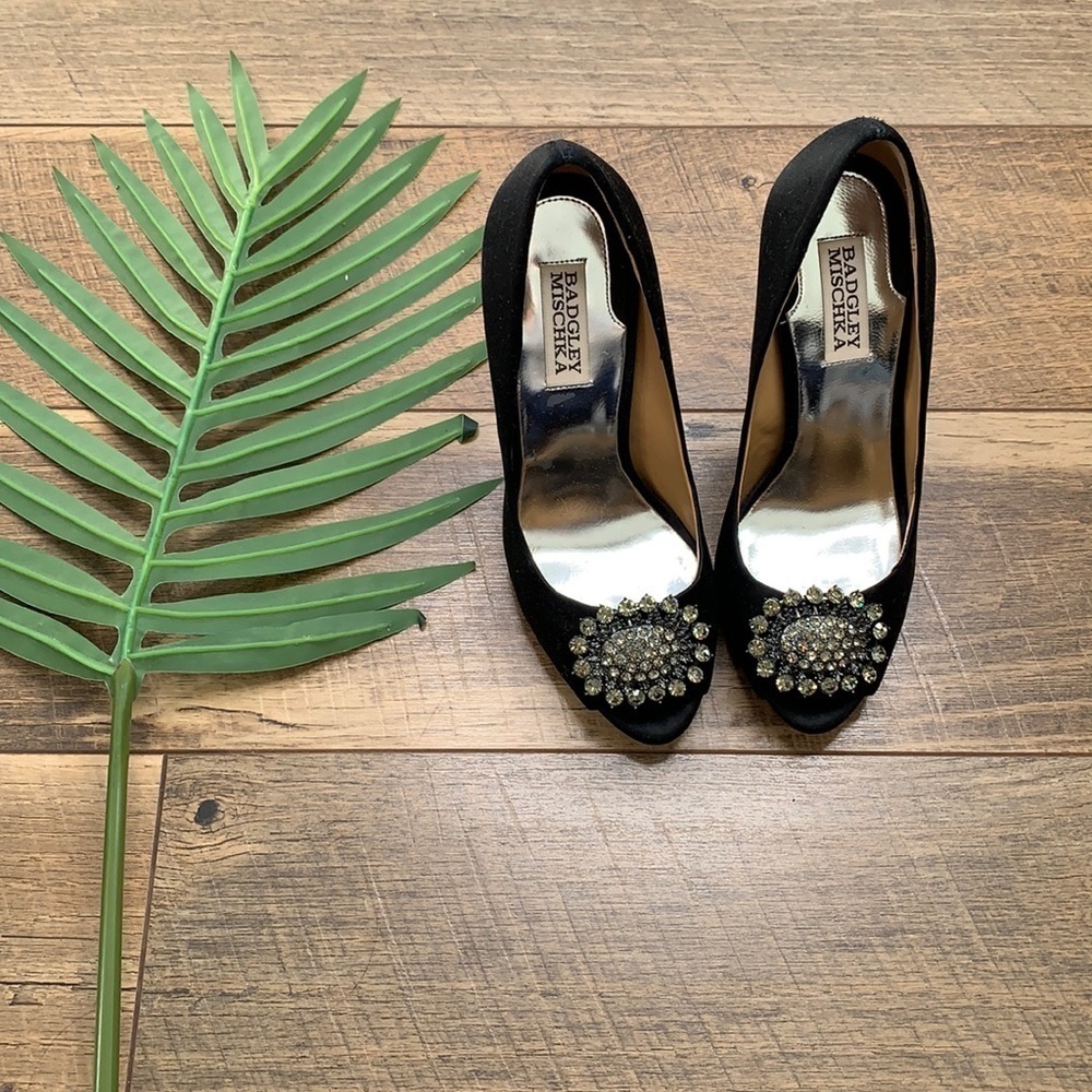 Badgley Mischka Satin Pettal Peep Toe Black Bridal Pump Heel sz 7